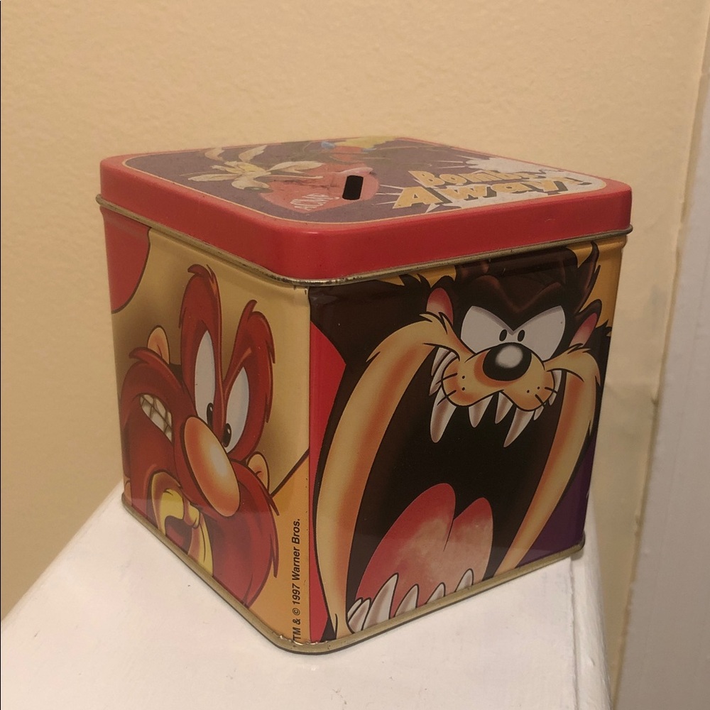 Warner Bros. Looney Tunes Character Tin - Red, Yellow, Black
